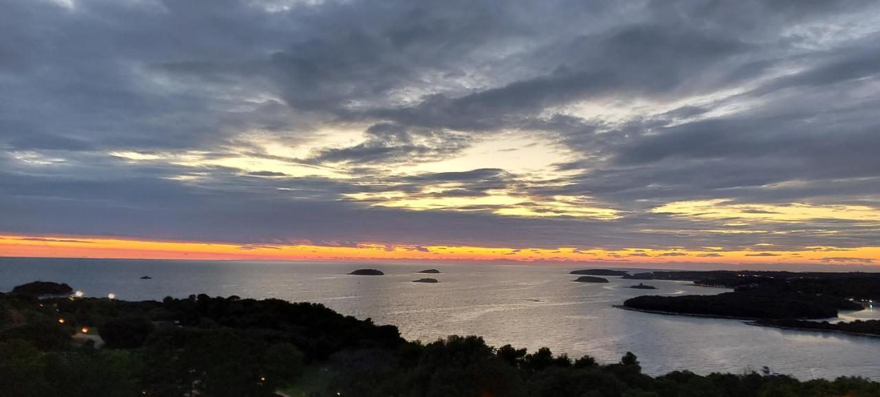 Вилла The Istrian Врсар Экстерьер фото