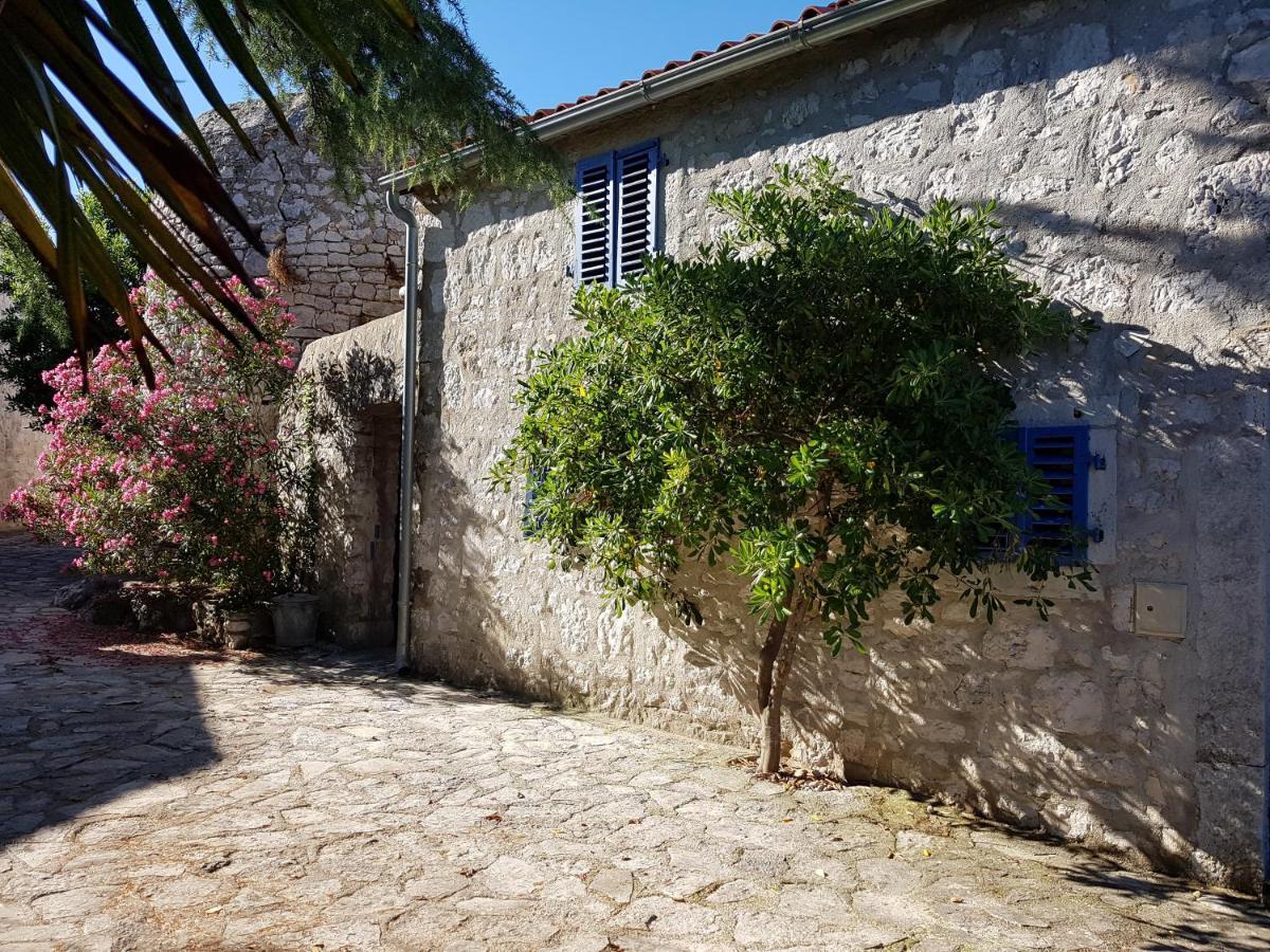 Вилла The Istrian Врсар Экстерьер фото